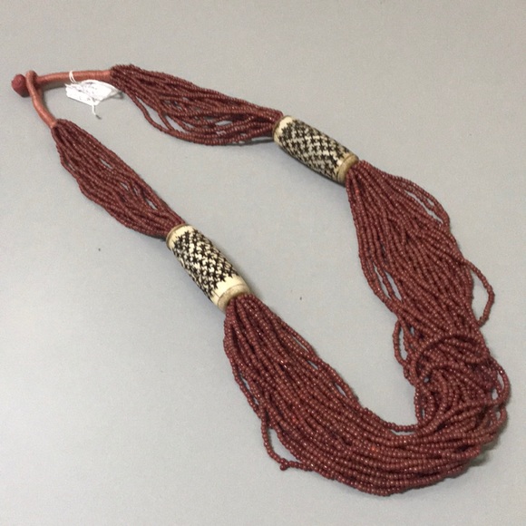 Maroon Necklace - Picture 1 of 3